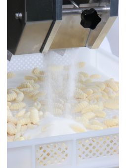 Multipla Extruder-based combi pasta machine