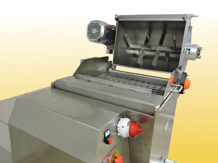 Machine a pates automatique 15-18 kg par heure extruder line 18 kg/h  production machines a pates fraiches professionnelle